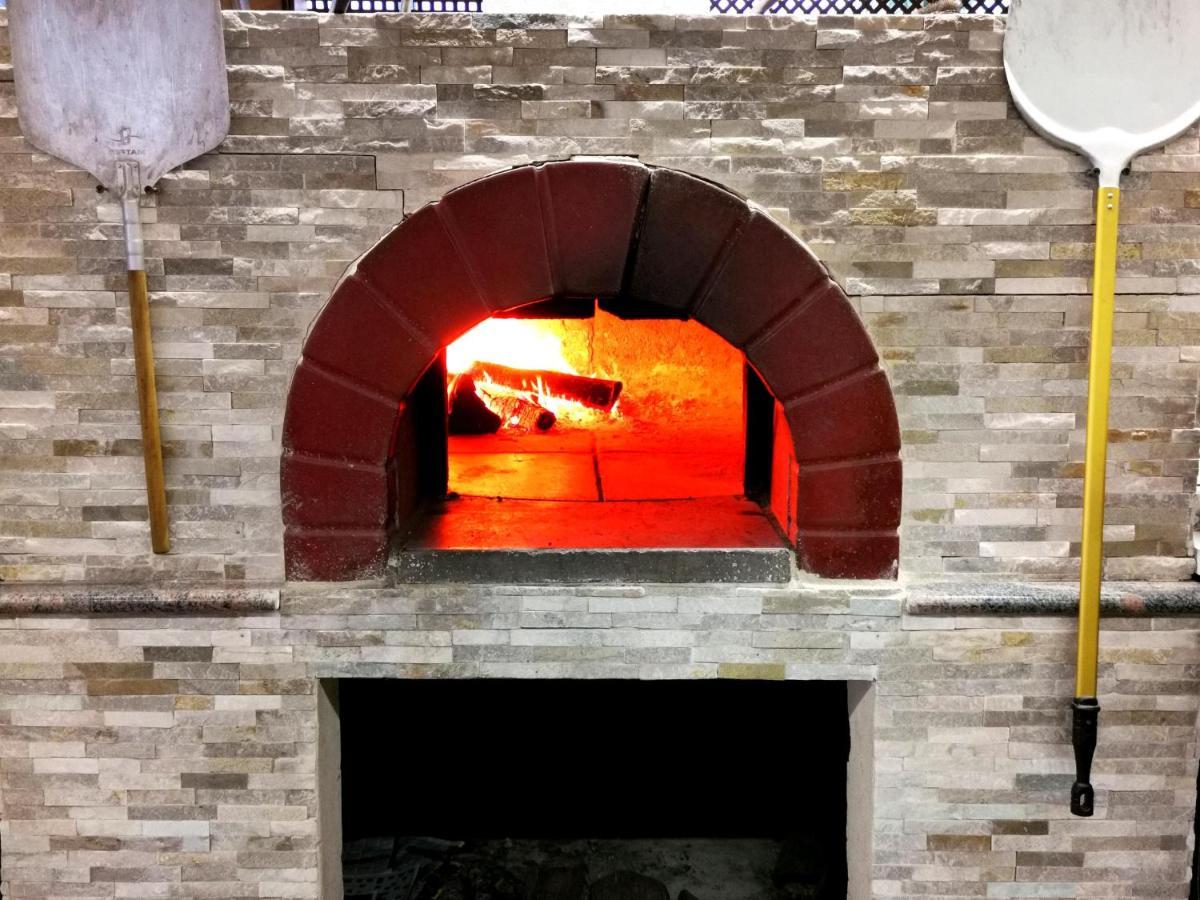 Hotel & Restaurant San Pellegrino Folelli 외부 사진